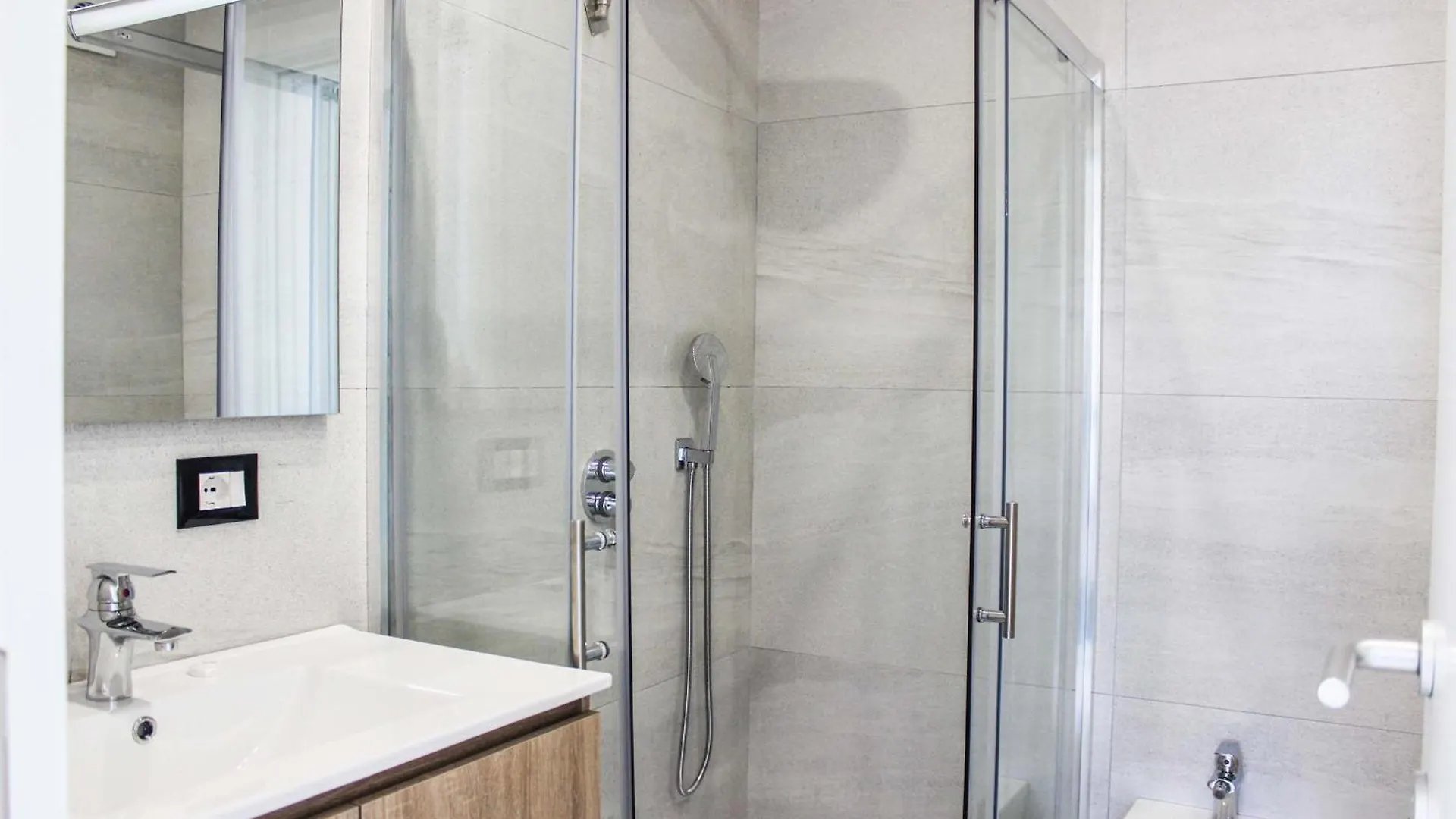 Maro Apartment 1372 Durrës